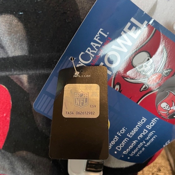 NWT Tampa Bay Buccaneers Beach Towel NFL licensed. 30" x 60" - Picture 6 of 7